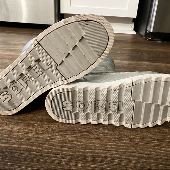 Sorel Silver Next Lite Snowboots - Picture 3 of 7